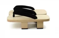 Comment marcher avec des geta ?